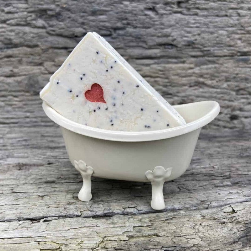 Theatiner – Weiße Mangobutter-Seife mit Bio-Mohn-Peeling