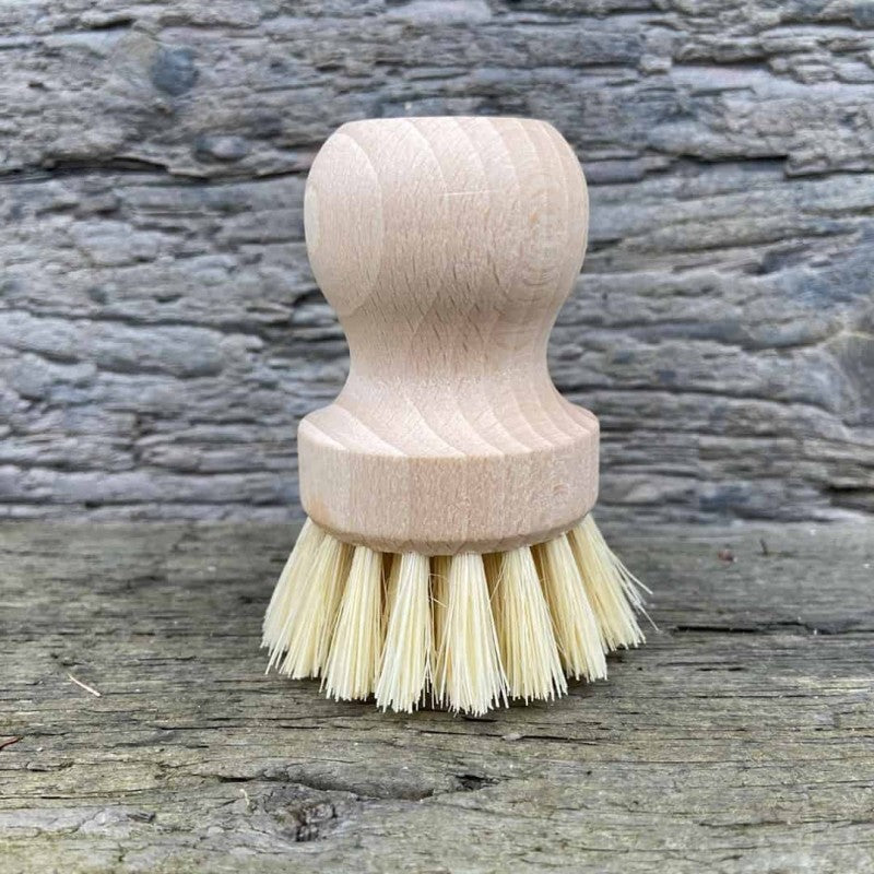 Topfbürste aus Holz mit Naturfaser, hergestellt in Deutschland